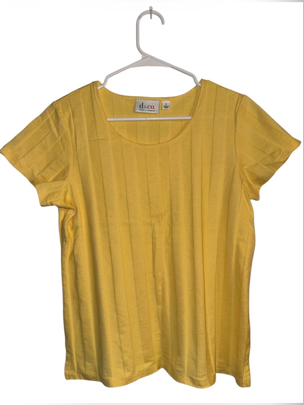 💎💎d & co. Women's Yellow Short Sleeve Scoop Neck Tee💎💎